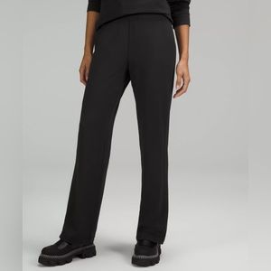 Ready to Rulu Straight leg pants size 6!